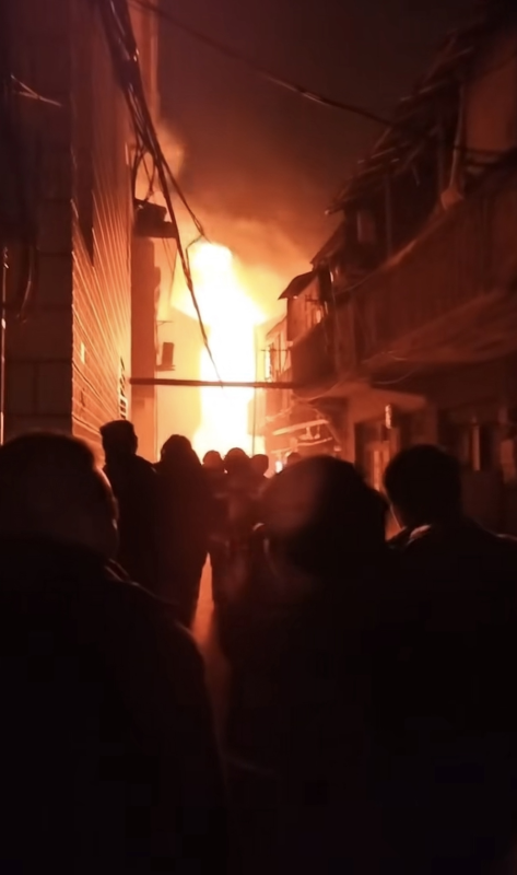 三林老房起火，多间房屋烧毁，幸无人员伤亡-三林塘