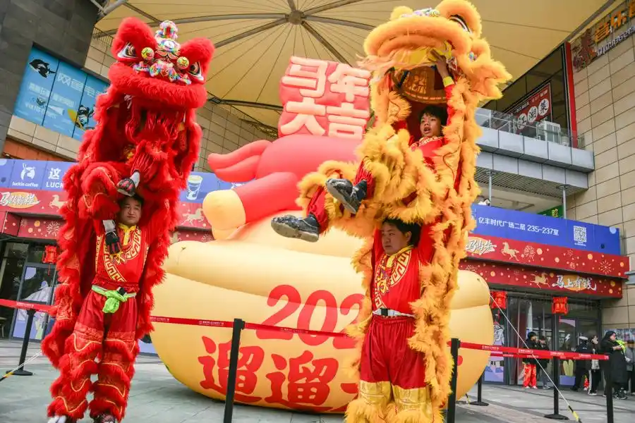 元宵就该热热闹闹地过！三林老街民俗仪式进商圈-三林塘